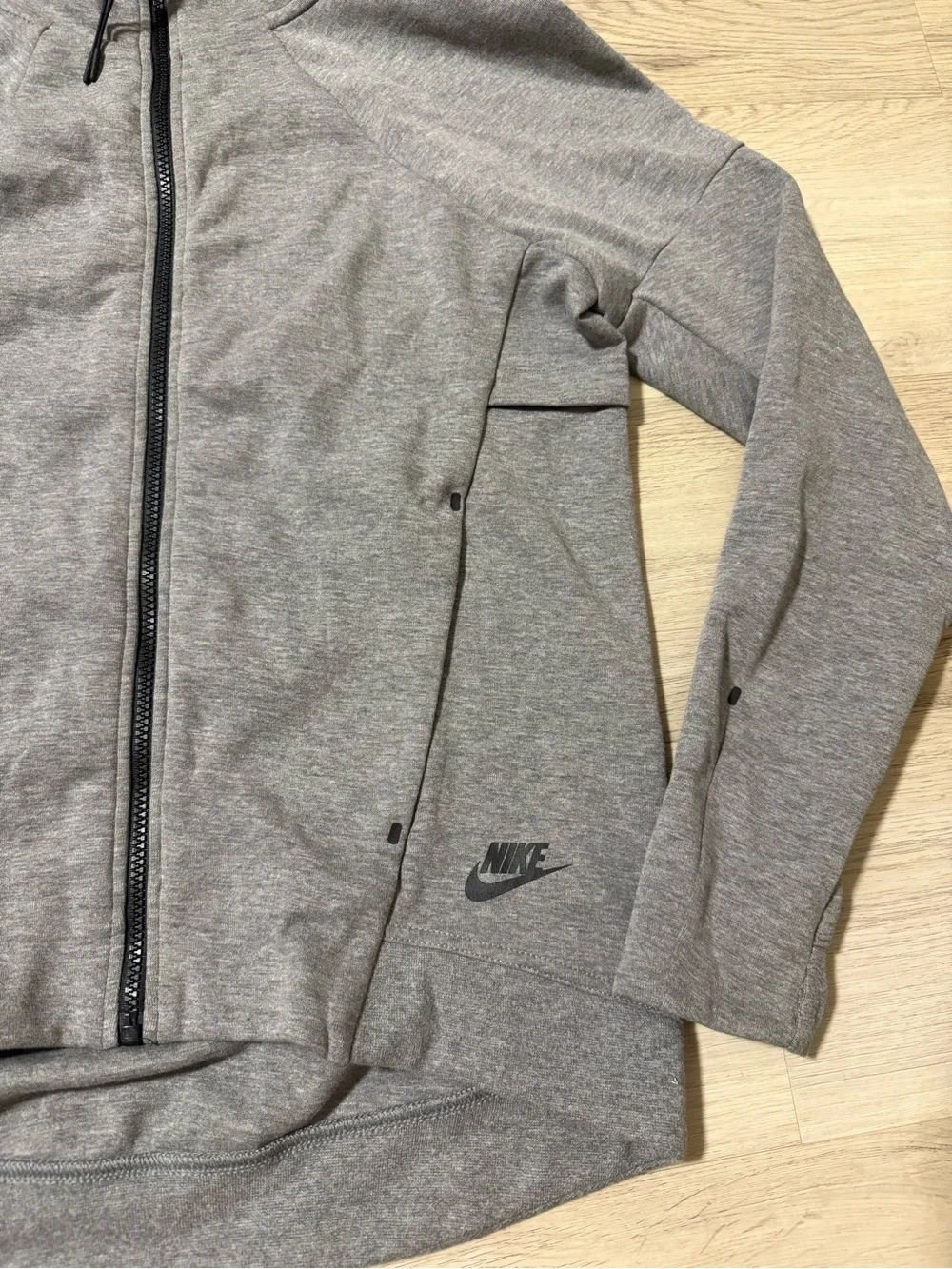 Nike Heather Grey Black Tech Sweatshirt Hoodie Zip Up Women’s Size Small